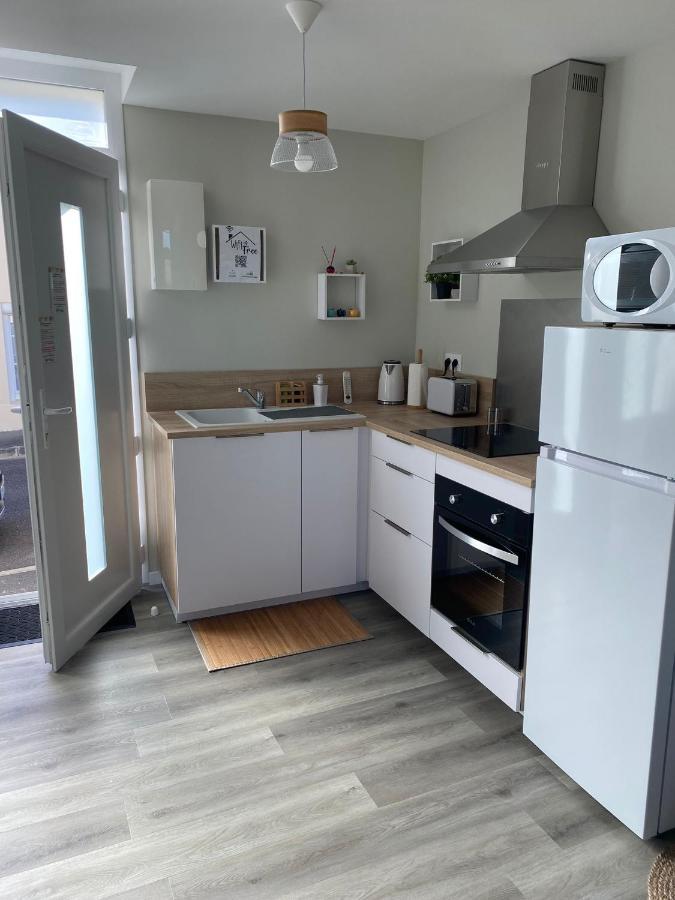 Charmante Maison Avec Cour Privative Коняк Екстериор снимка