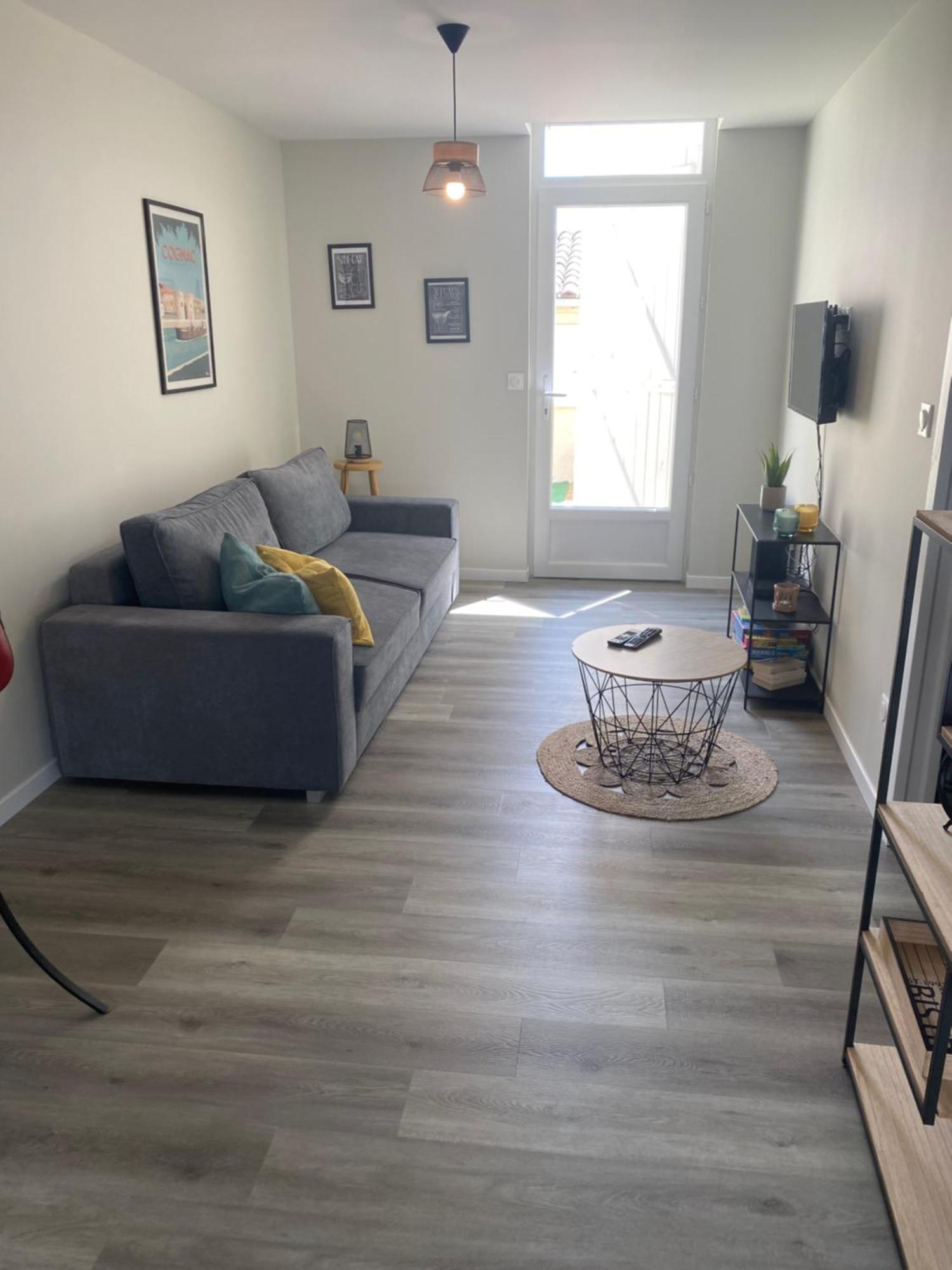 Charmante Maison Avec Cour Privative Коняк Екстериор снимка
